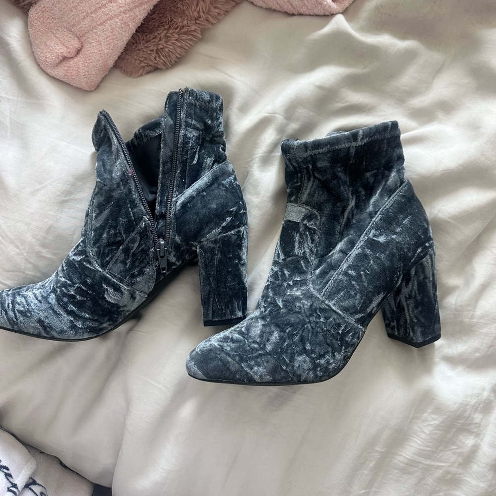 Steve Madden booties! Size 8!